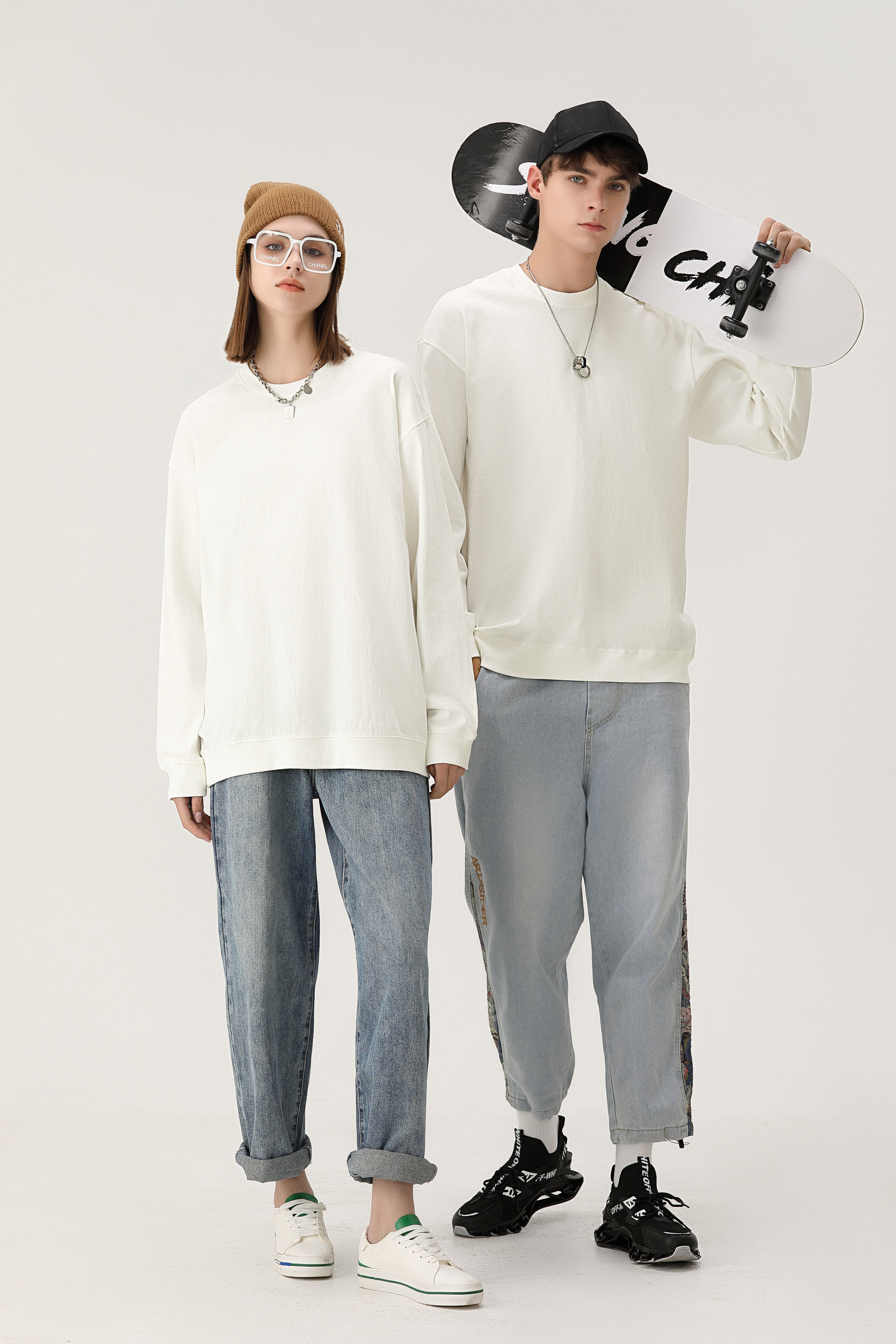 룩북 모델 착용컷 4